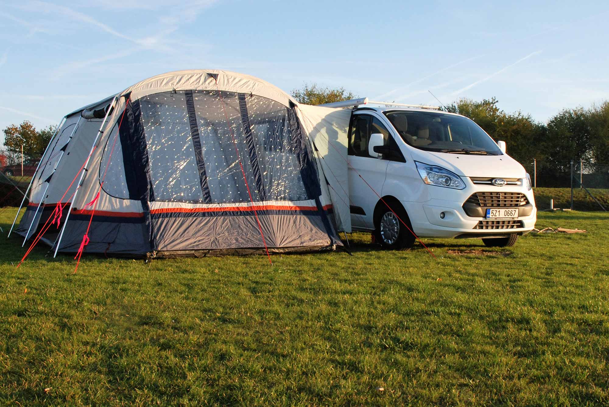 Obytná vestavba vozu Ford Transit Custom