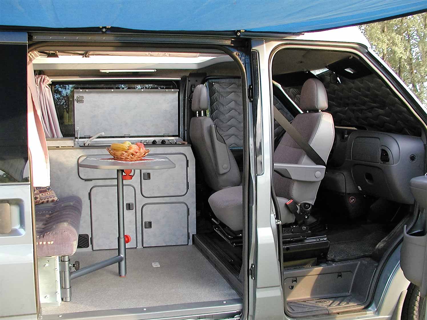 Obytná přestavba vozu Ford Transit model 2000