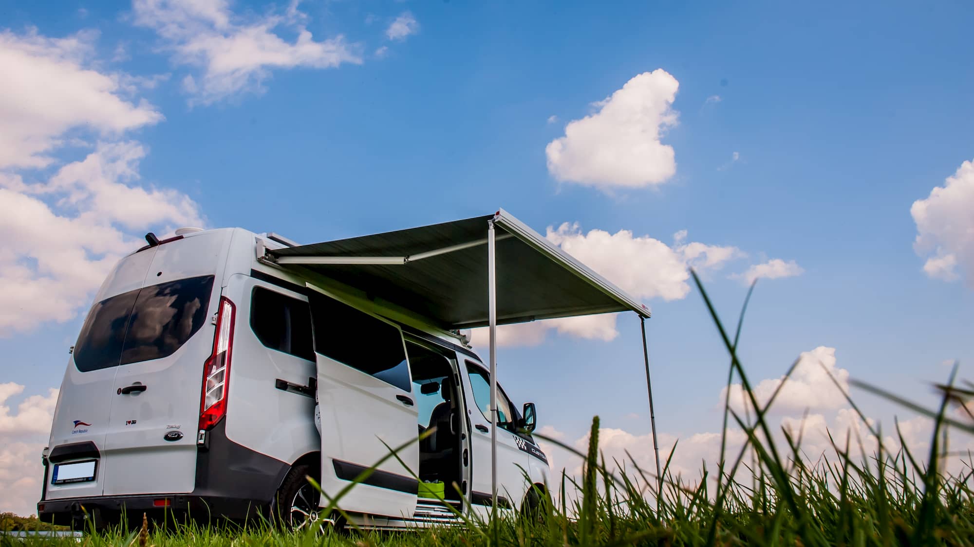 Obytná vestavba vozu Ford Transit Custom se zvýšenou střechou #2