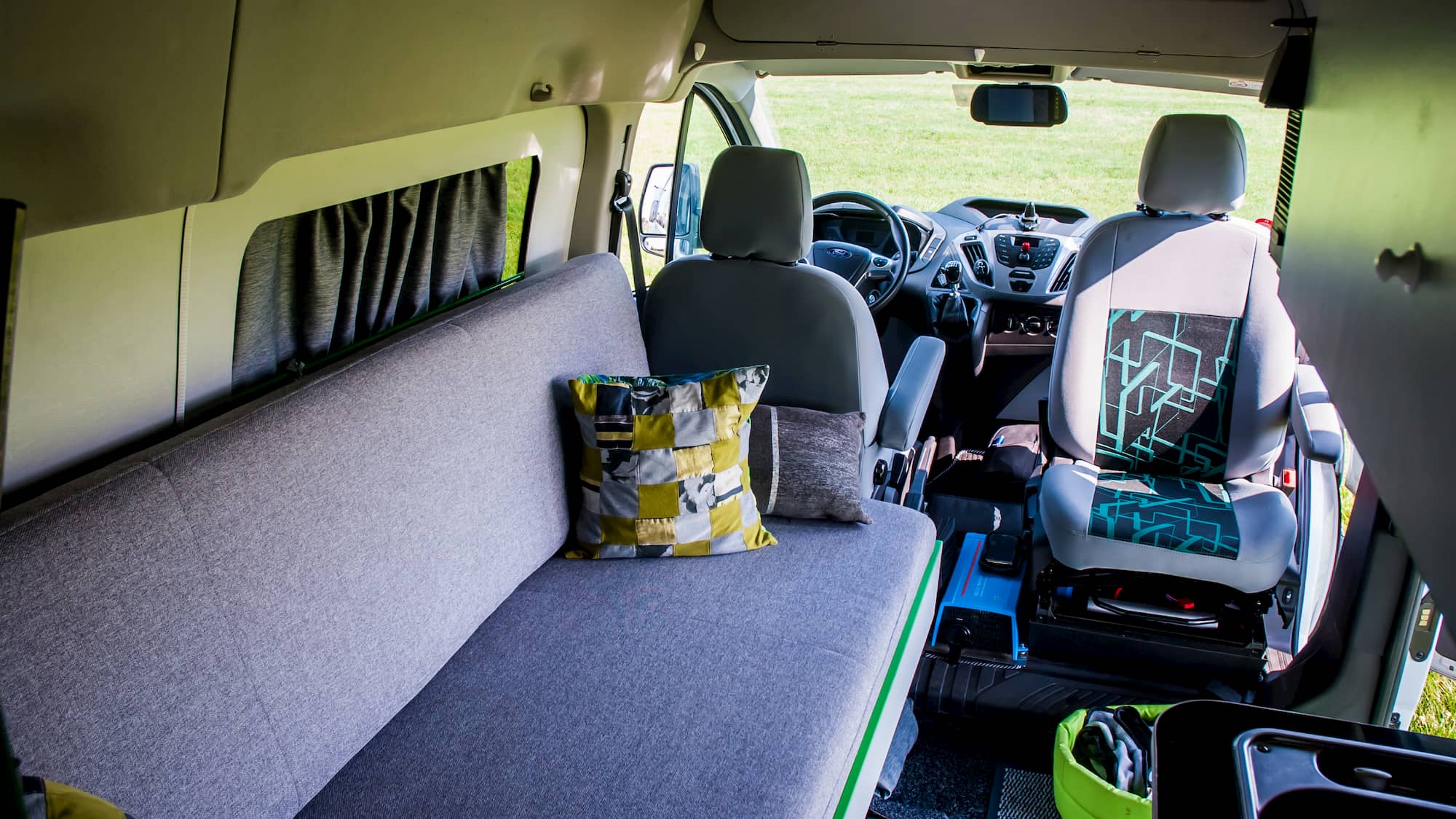 Obytná vestavba vozu Ford Transit Custom se zvýšenou střechou #3